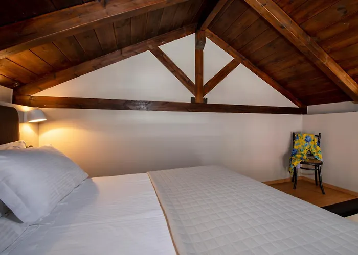 Отель Mosaic Venetian Harbour