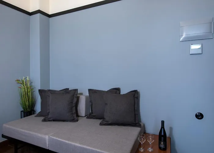 Отель Mosaic Venetian Harbour