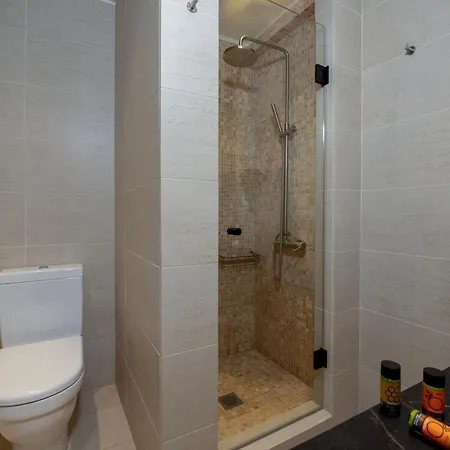 Mosaic Venetian Harbour Hotel *