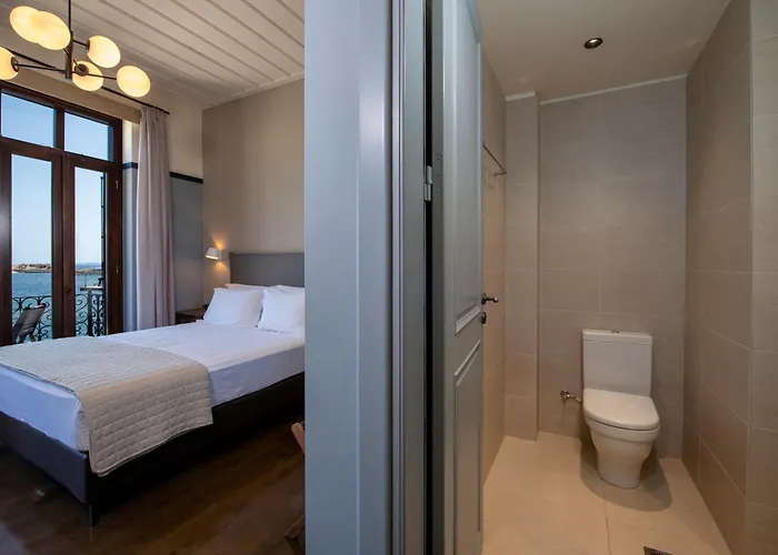 Mosaic Venetian Harbour Otel