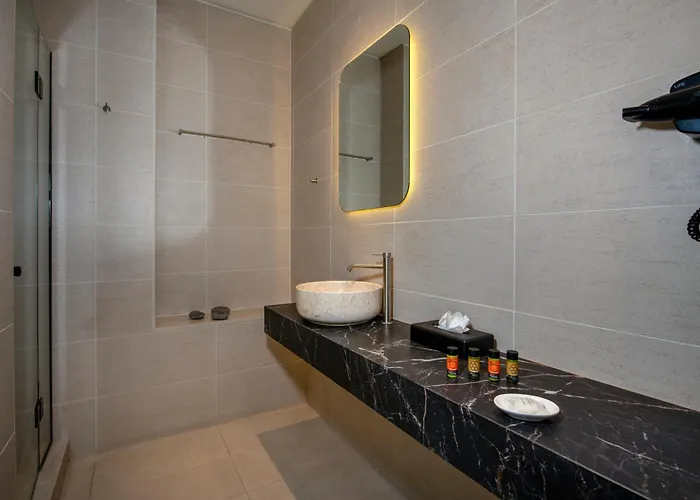 Mosaic Venetian Harbour Otel Hanya