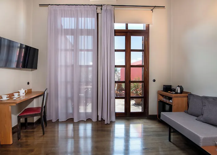 Mosaic Venetian Harbour Otel *