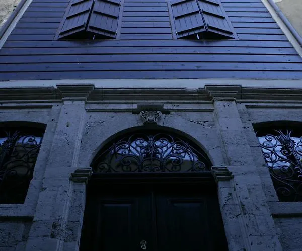 Mosaic Venetian Harbour Otel Hanya